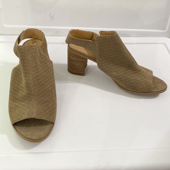 Franco Sarto Helix sling back chunky heel peep toe sandal perforated sides sz 8 - Picture 2 of 9